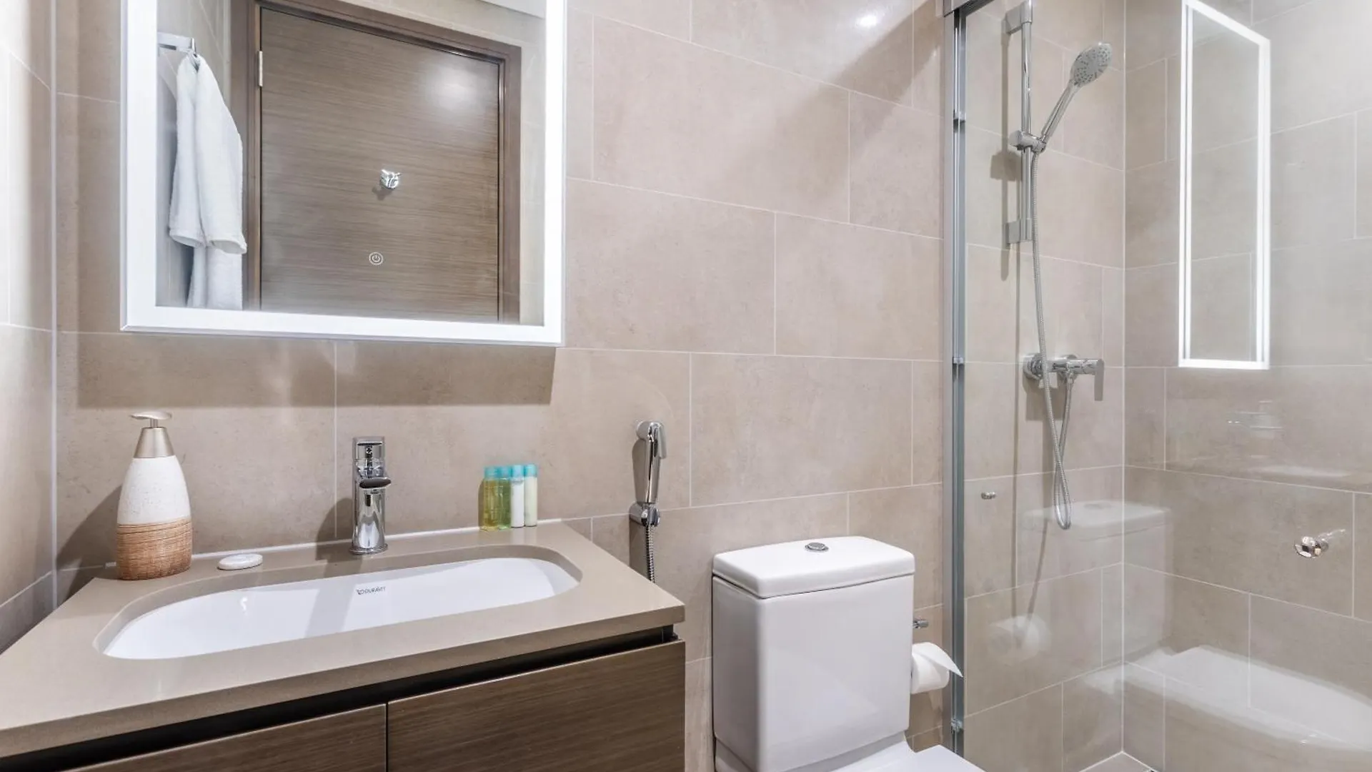 Stay By Latinem Luxury 2Br Holiday Home Cv A2801 Near Downtown Dubai