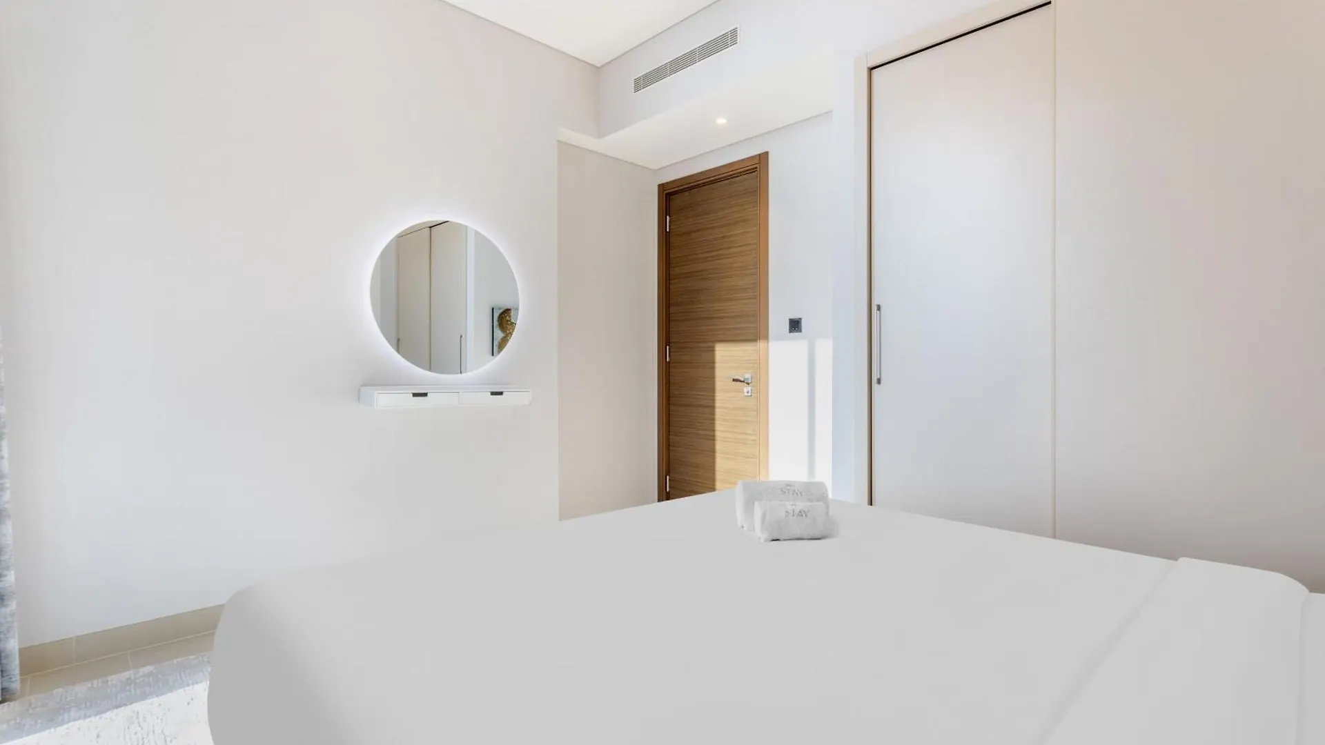 Stay By Latinem Luxury 2Br Holiday Home Cv A2801 Near Downtown Dubai Apartment
